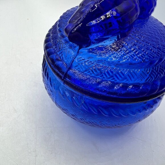 Vintage Cobalt Blue Glass Dish with Kissing Birds Lid c1950's - Picture 7 of 12
